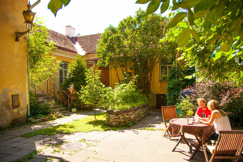 Mo Hostel Tallinn Exteriör bild
