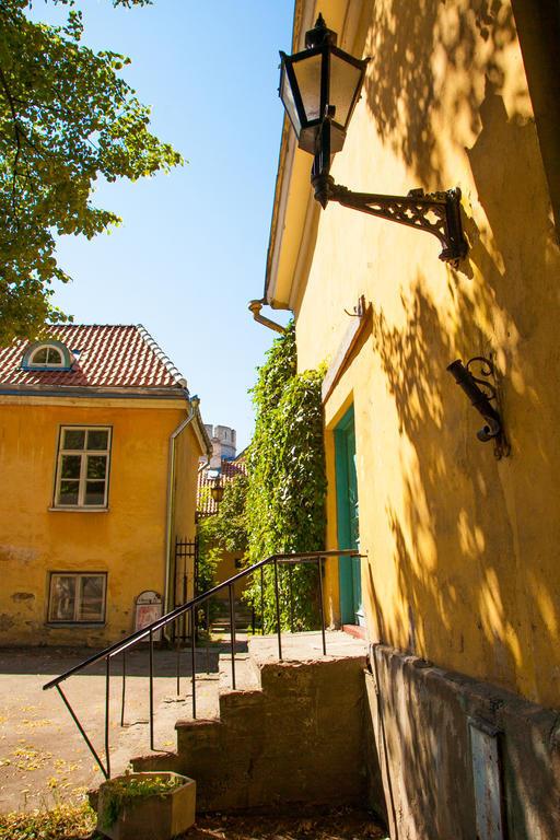 Mo Hostel Tallinn Exteriör bild